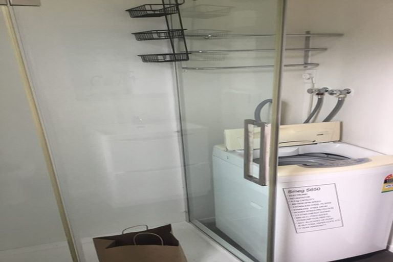 Photo of property in 118 Holly Road, St Albans, Christchurch, 8014