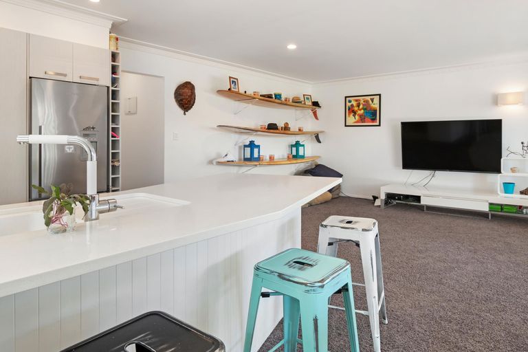 Photo of property in 35 Ocean View Road, Waihi Beach, 3611