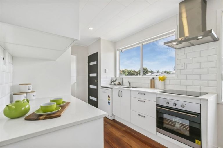 Photo of property in 18 Orly Avenue, Mangere, Auckland, 2022