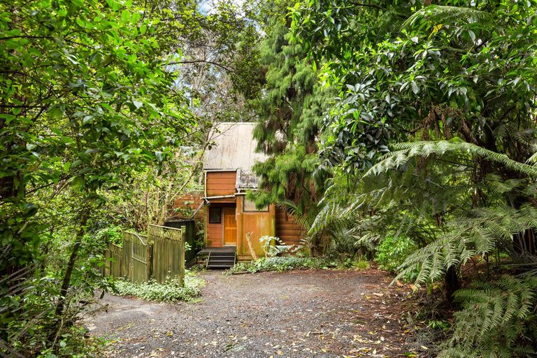 Photo of property in 59 Opanuku Road, Henderson Valley, Auckland, 0612
