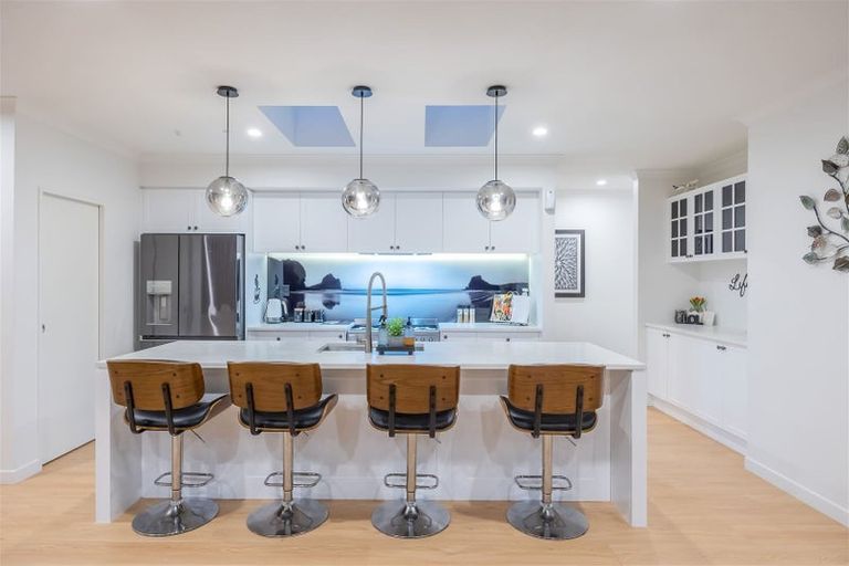 Photo of property in 5 Dida Park Drive, Kumeu, 0810