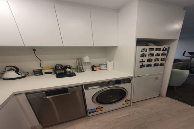 Photo of property in Capital Hill Apartments, 22/54 Hill Street, Thorndon, Wellington, 6011