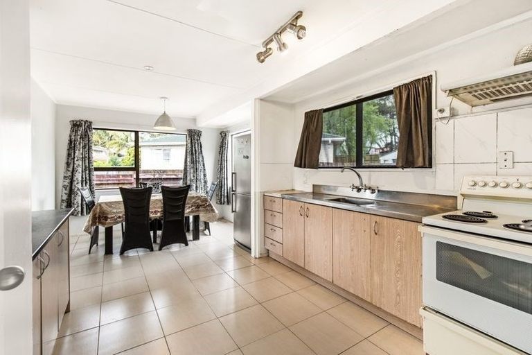 Photo of property in 1/319 Roscommon Road, Clendon Park, Auckland, 2103