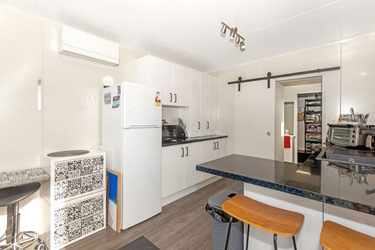 Photo of property in 7 Parkinson Street, Tolaga Bay, 4077