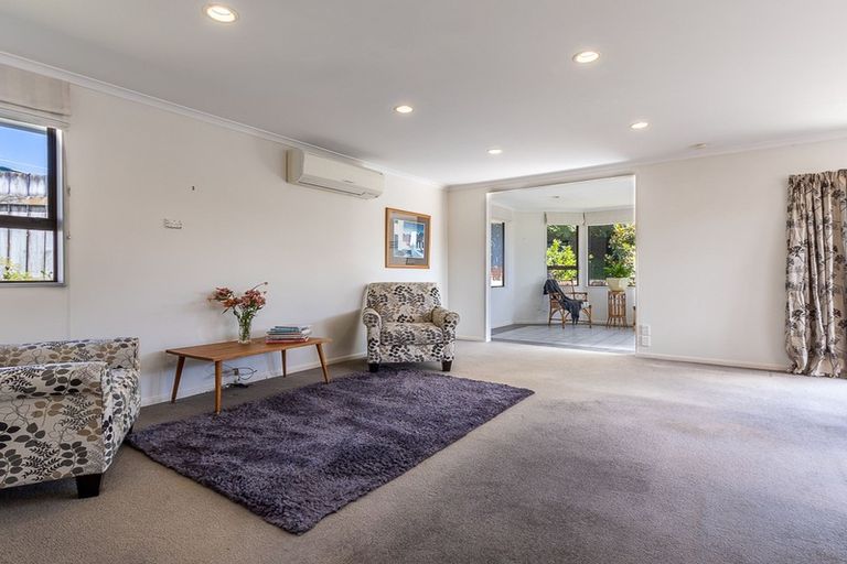 Photo of property in 15 Greenwood Place, Paraparaumu, 5032