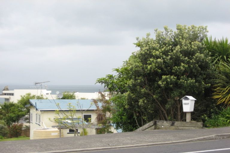Photo of property in 1037 Whangaparaoa Road, Tindalls Beach, Whangaparaoa, 0930