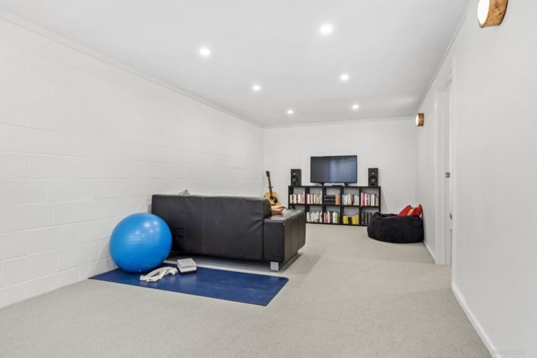 Photo of property in 96 Lyall Parade, Lyall Bay, Wellington, 6022