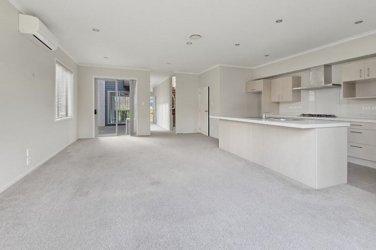 Photo of property in 39 Station Street, Hobsonville, Auckland, 0616
