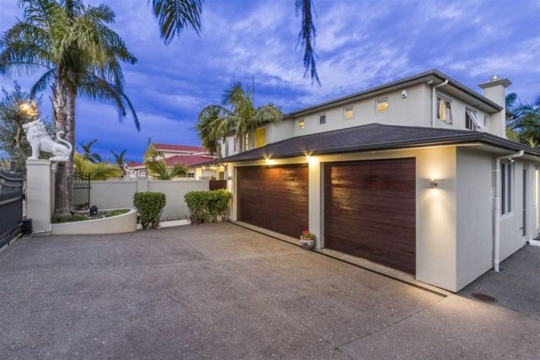 Photo of property in 11 Mistral Place, West Harbour, Auckland, 0618