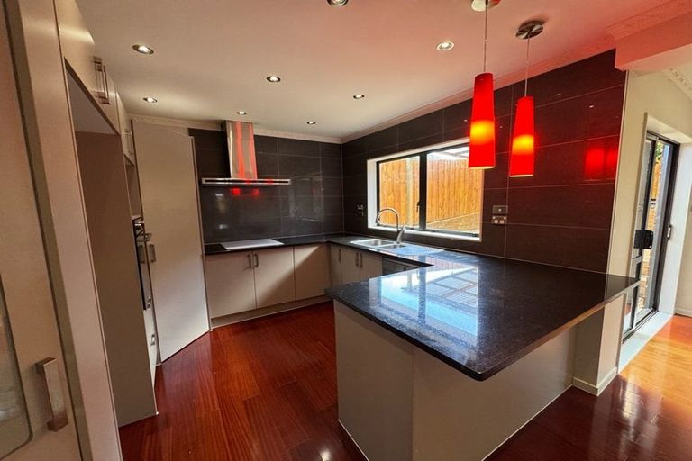 Photo of property in 14a Saralee Drive, Manurewa, Auckland, 2105