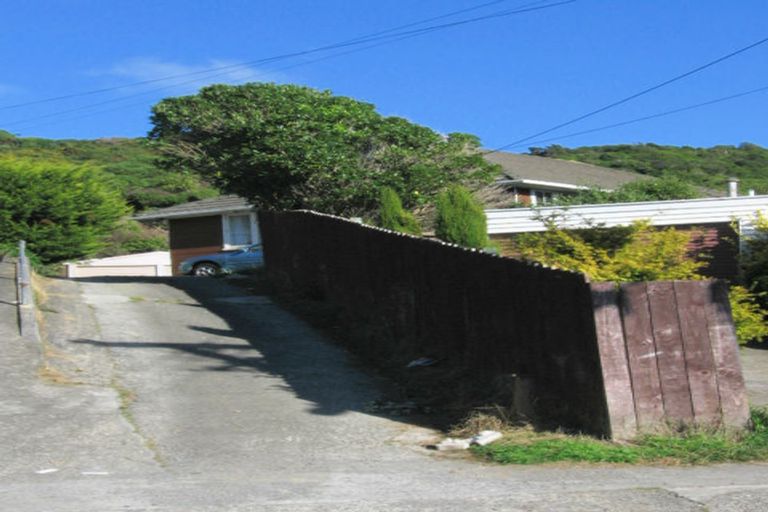Photo of property in 15 Ngahue Crescent, Elsdon, Porirua, 5022