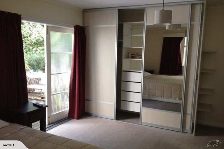 Photo of property in 82 Oriental Parade, Oriental Bay, Wellington, 6011