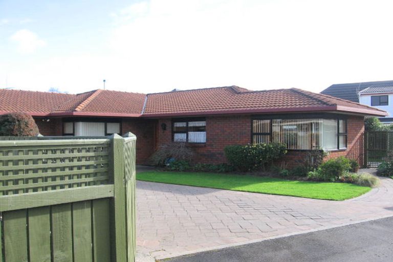 Photo of property in 3 Gregory Close, Palmerston North, 4414