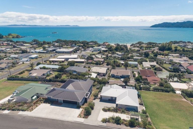Photo of property in 5 Christine Drive, Coopers Beach, 0420