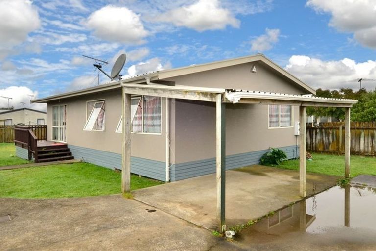 Photo of property in 2/136 Shifnal Drive, Randwick Park, Auckland, 2105