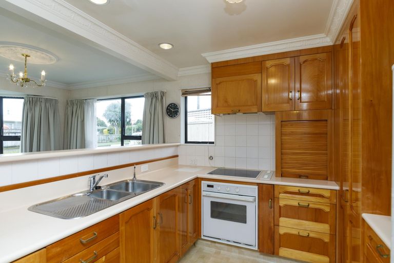 Photo of property in 1 Wincanton Place, Awapuni, Palmerston North, 4412