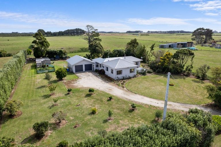 Photo of property in 525 Auroa Road, Auroa, Hawera, 4678