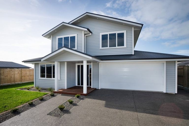 Photo of property in 44 Atlantic Drive, Fitzherbert, Palmerston North, 4410
