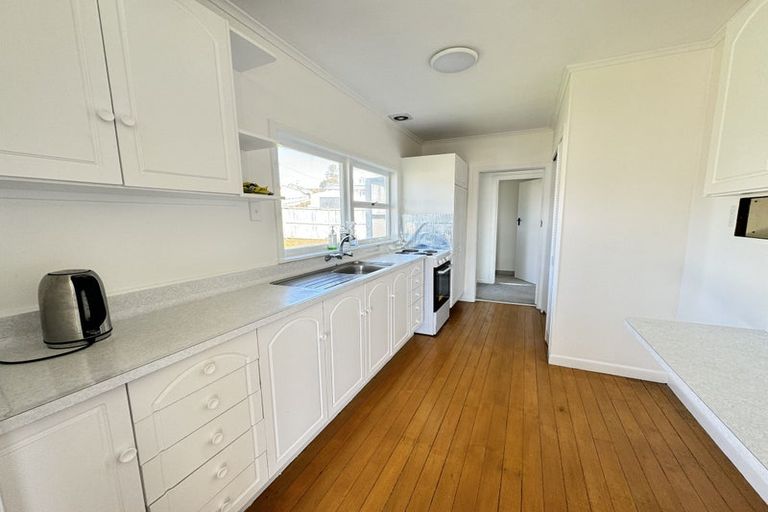 Photo of property in 1/1 Benders Avenue, Hillcrest, Auckland, 0627