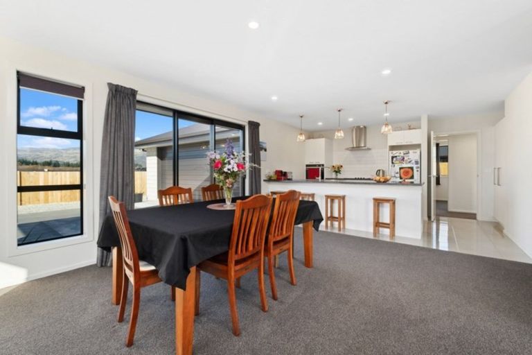 Photo of property in 14 Hebbard Court, Albert Town, Wanaka, 9305