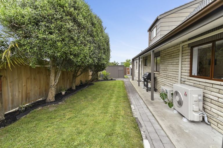 Photo of property in 10 Dalkeith Place, Opaheke, Papakura, 2113