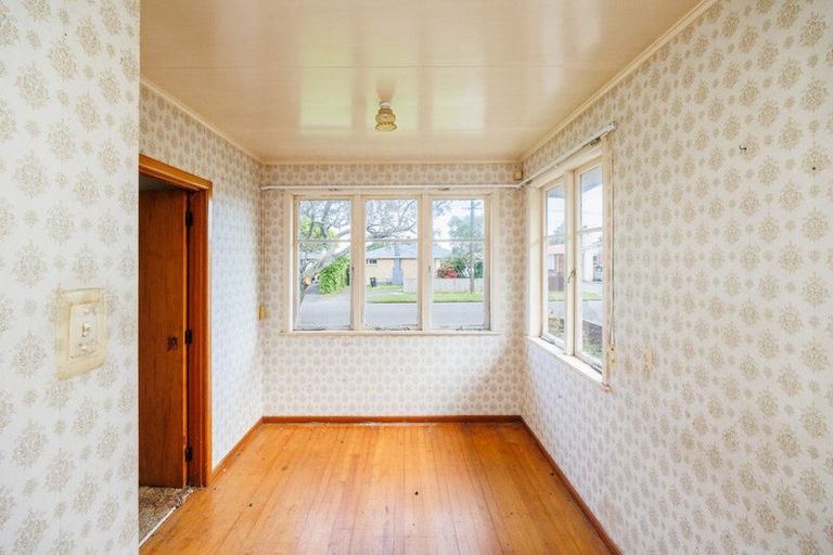 Photo of property in 15 Peters Avenue, Cloverlea, Palmerston North, 4412