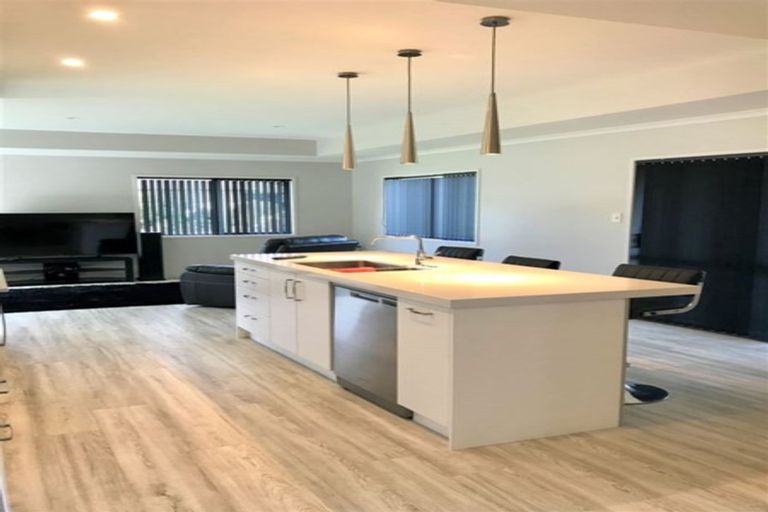 Photo of property in 24 Mary-ellen Place, Coromandel, 3506