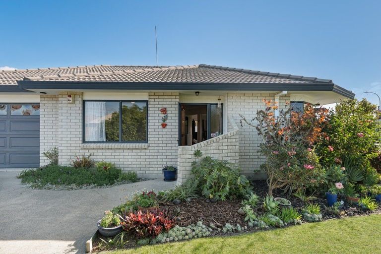 Photo of property in 2 Lotus Avenue, Mount Maunganui, 3116