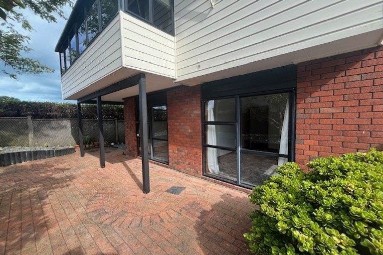 Photo of property in 26b Waller Avenue, Bucklands Beach, Auckland, 2012