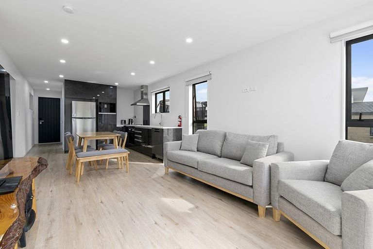 Photo of property in 16 Taupata Lane, Helensville, 0800