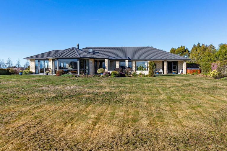 Photo of property in 108 Spur Road, Hadlow, Timaru, 7975
