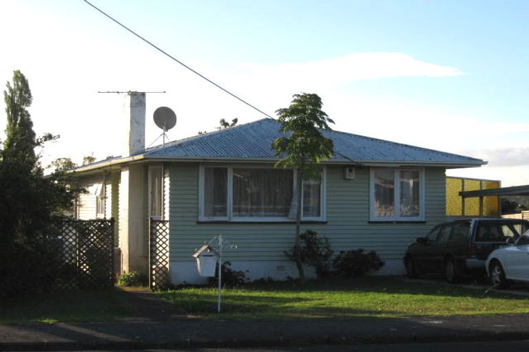 Photo of property in 64a Hepburn Road, Glendene, Auckland, 0602