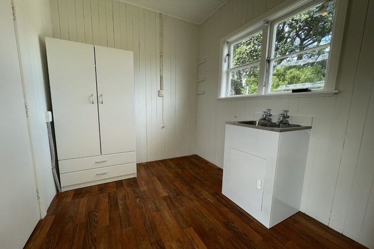 Photo of property in 64 Oxford Terrace, Epuni, Lower Hutt, 5011