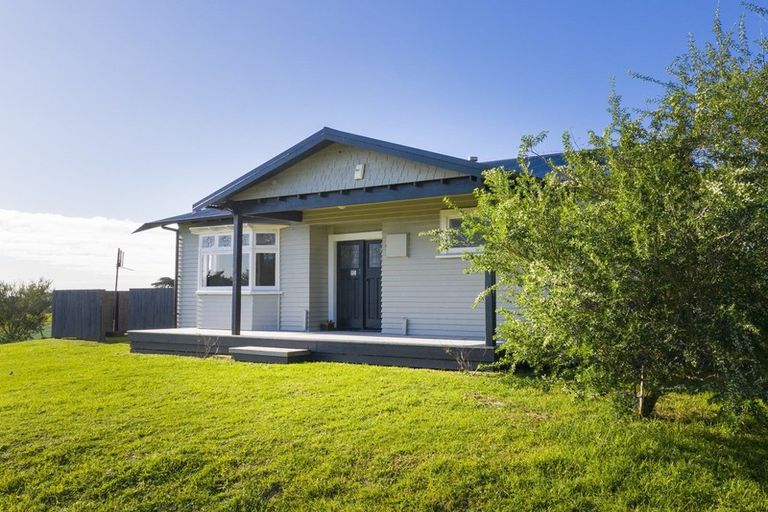 Photo of property in 93 Pukenamu Road, Te Horo, Otaki, 5581