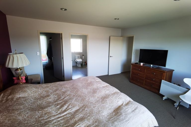 Photo of property in 72 Oakway Drive, Schnapper Rock, Auckland, 0632