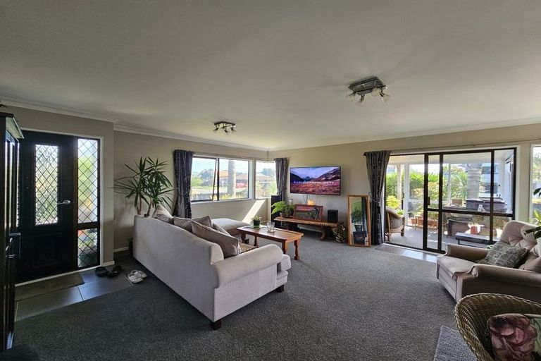 Photo of property in 96a Dickson Road, Papamoa Beach, Papamoa, 3118