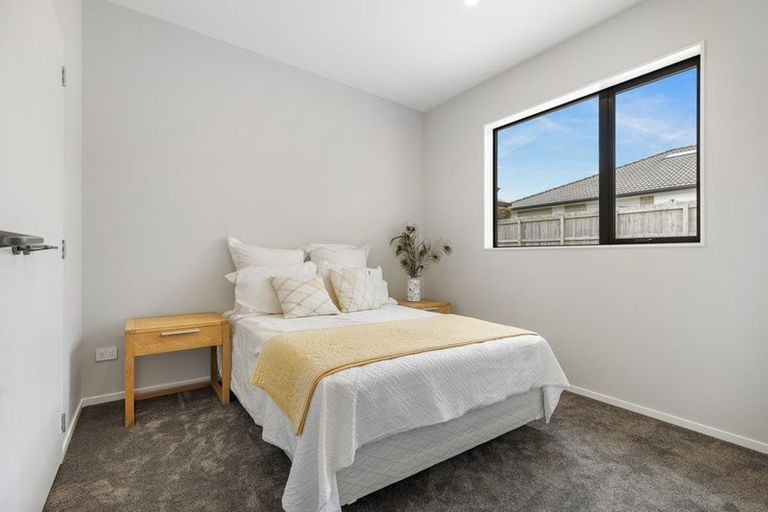 Photo of property in 5 Karepe Lane, Kumeu, 0810