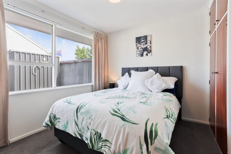 Photo of property in 11 Freebairn Street, Redwood, Christchurch, 8051