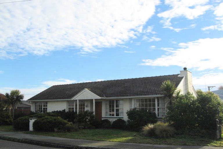 Photo of property in 25 Owles Terrace, New Brighton, Christchurch, 8061