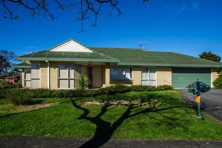Photo of property in 3 Gairloch Place, Wattle Downs, Auckland, 2103