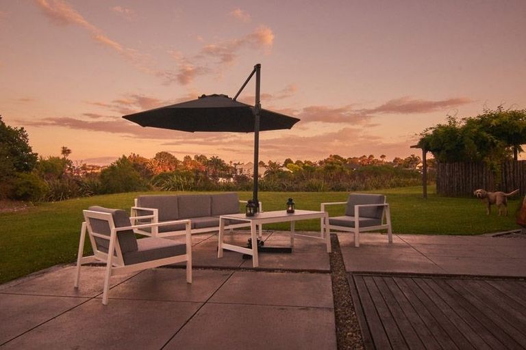 Photo of property in 10 Millbrook Drive, Waiuku, 2683