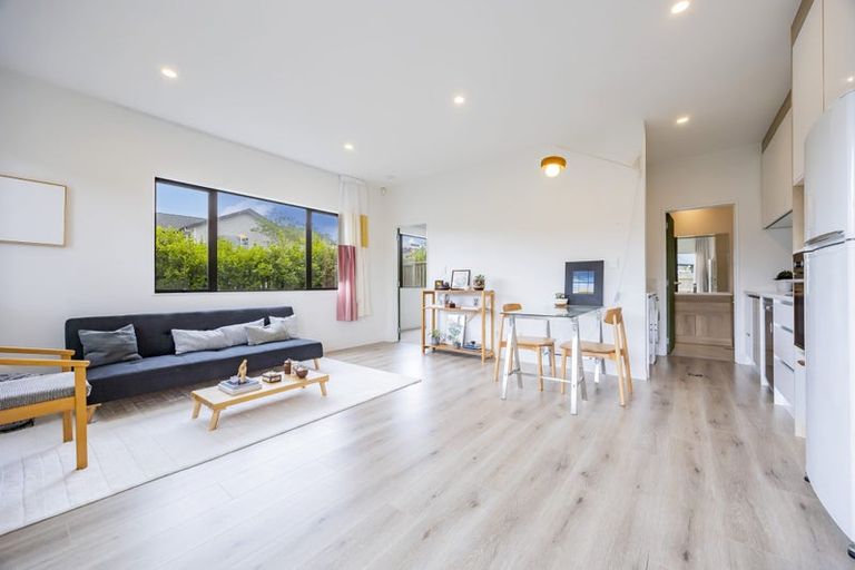 Photo of property in 1 Papa Orchard Drive, Kumeu, 0810