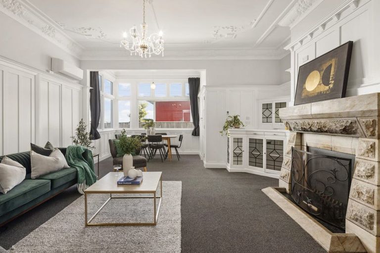 Photo of property in 212 Queens Drive, Lyall Bay, Wellington, 6022