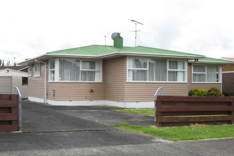 Photo of property in 9 Lindis Place, Mangere Bridge, Auckland, 2022