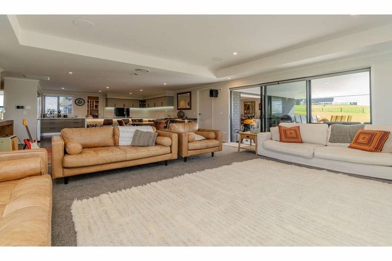 Photo of property in 1 Fernbird Grove, Kerikeri, 0294