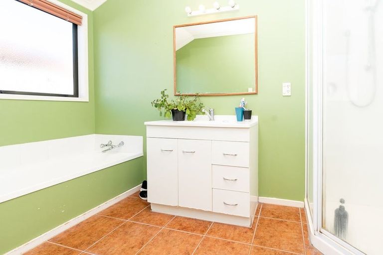 Photo of property in 44 Cranbrook Place, Rototuna North, Hamilton, 3210