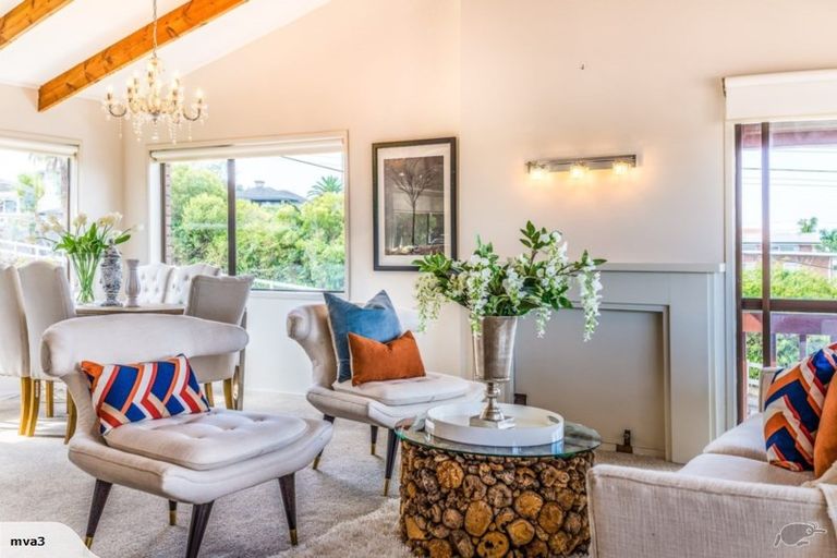 Photo of property in 24a East Coast Road, Milford, Auckland, 0620