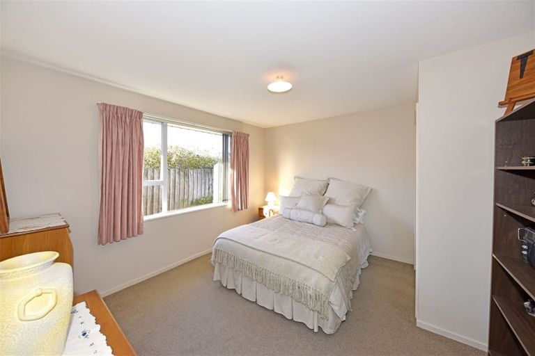 Photo of property in 22 Creese Place, Redwood, Christchurch, 8051