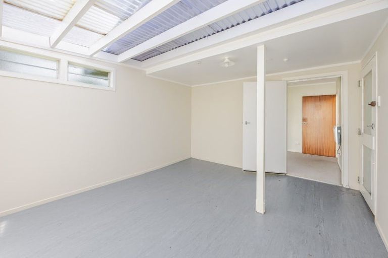 Photo of property in 16 Anderson Road, Taradale, Napier, 4112