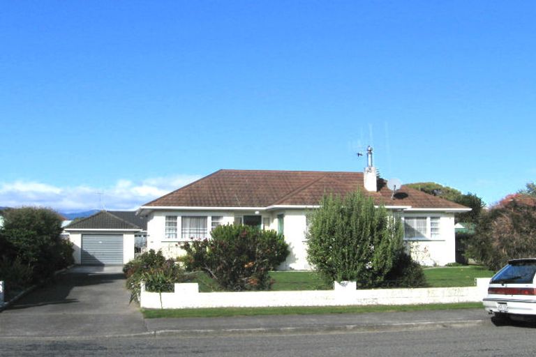 Photo of property in 30 Atmore Avenue, Otaki, 5512